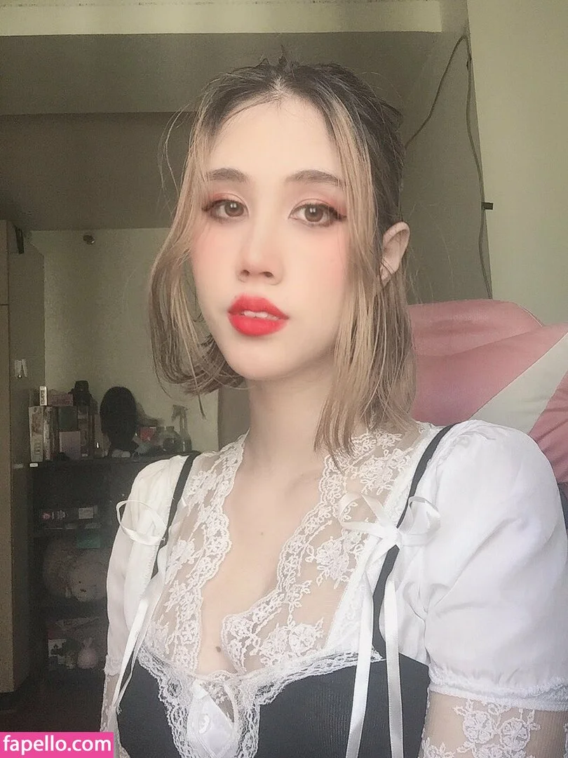 Kura Onee-san Onlyfans Photo Gallery 