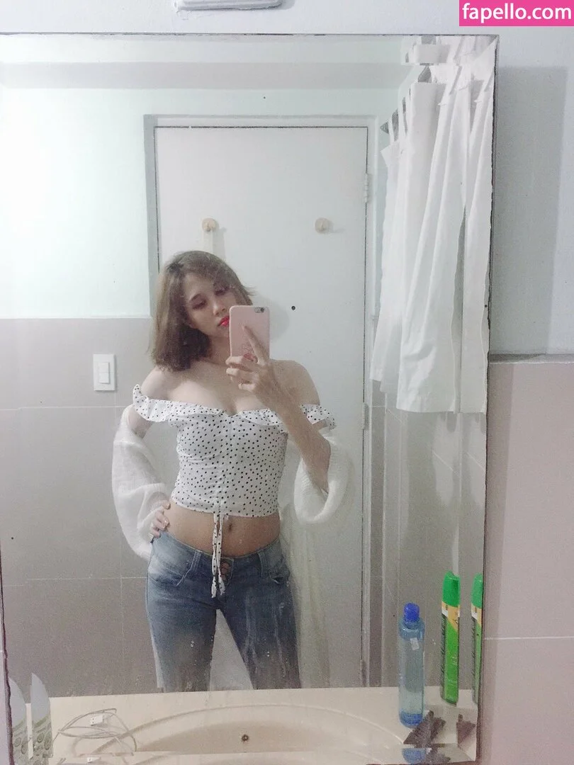 Kura Onee-san Onlyfans Photo Gallery 