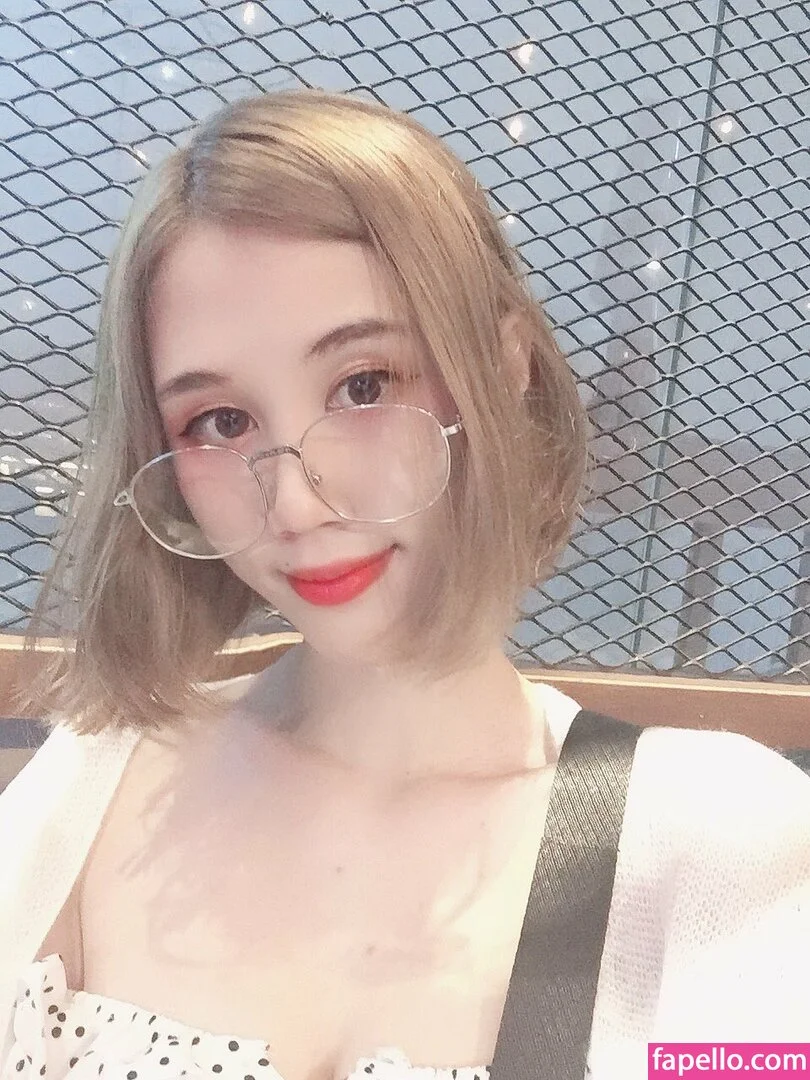 Kura Onee-san Onlyfans Photo Gallery 