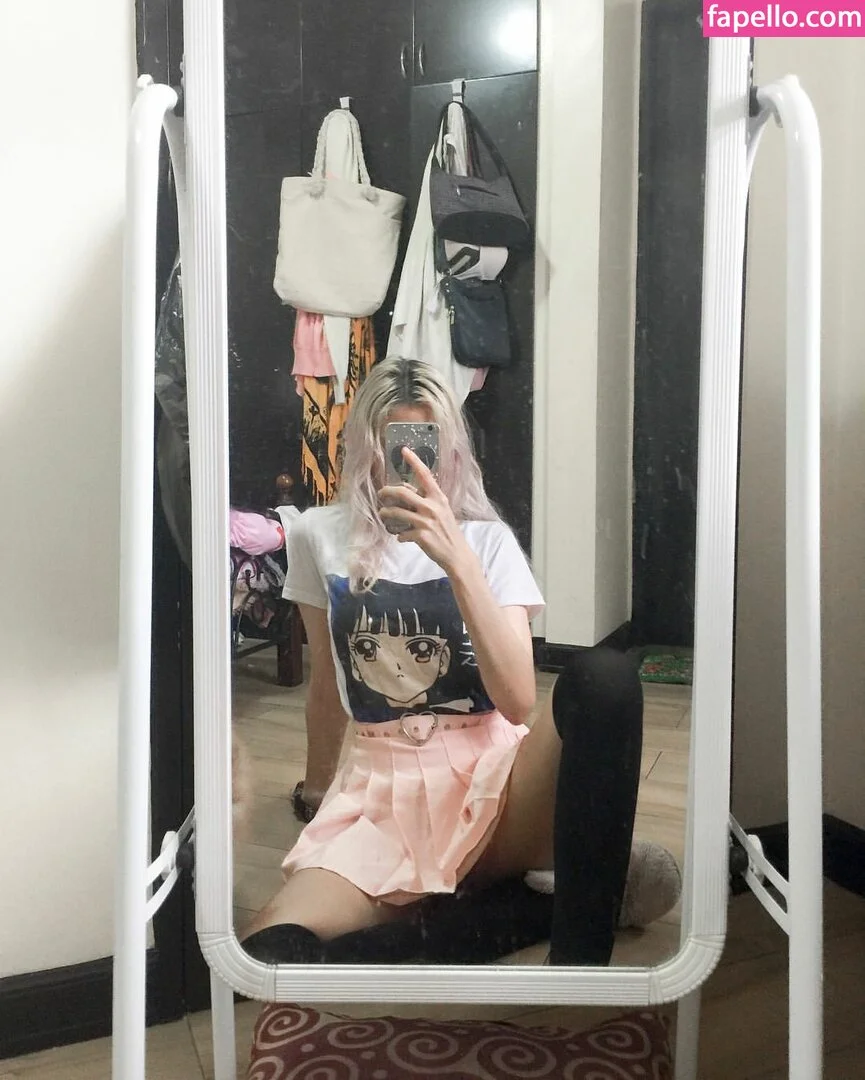 Kura Onee-san Onlyfans Photo Gallery 