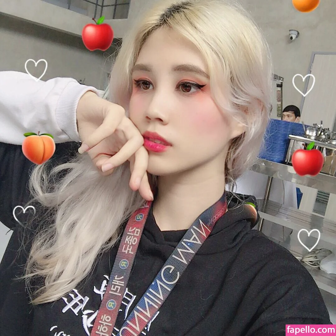 Kura Onee-san Onlyfans Photo Gallery 