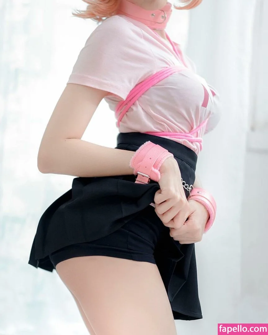 Kura Onee-san Onlyfans Photo Gallery 