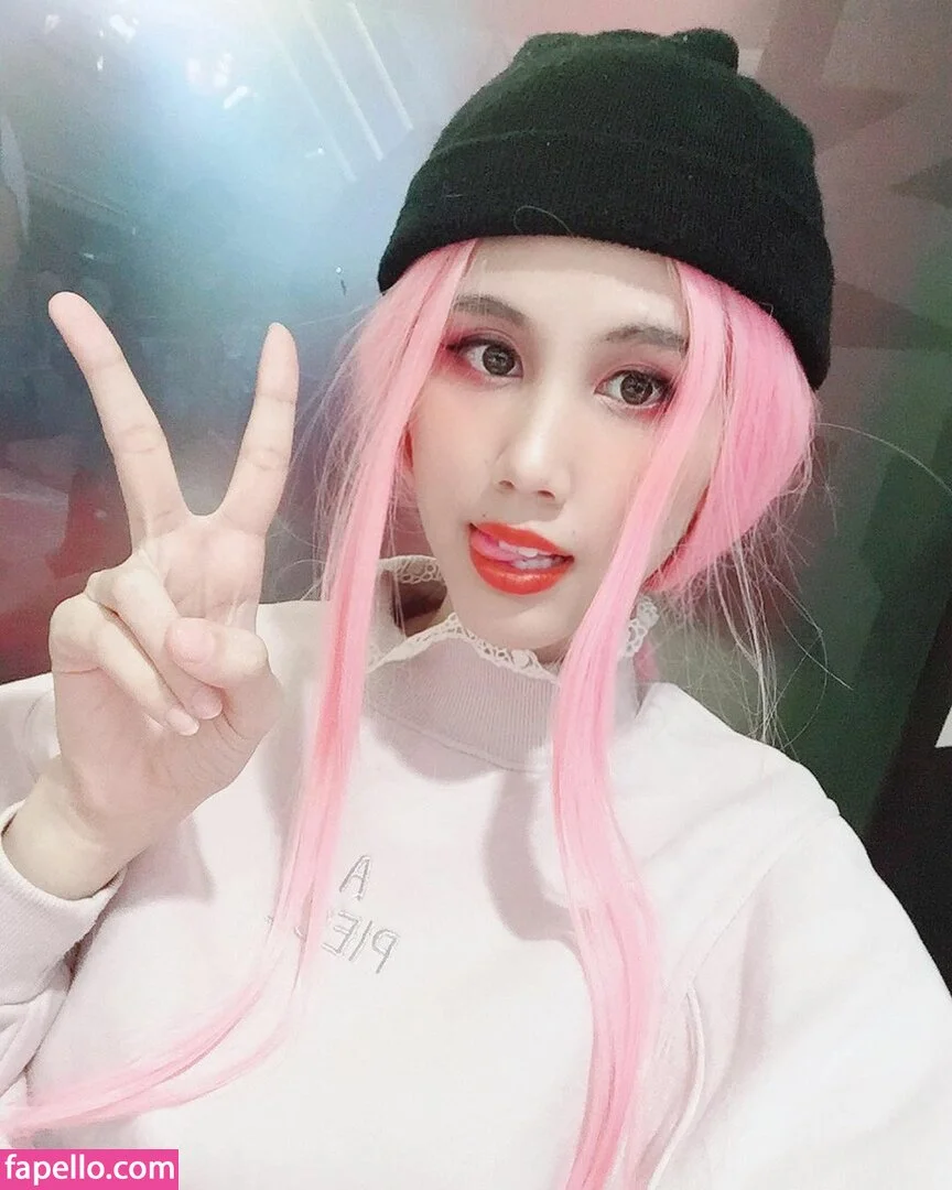 Kura Onee-san Onlyfans Photo Gallery 