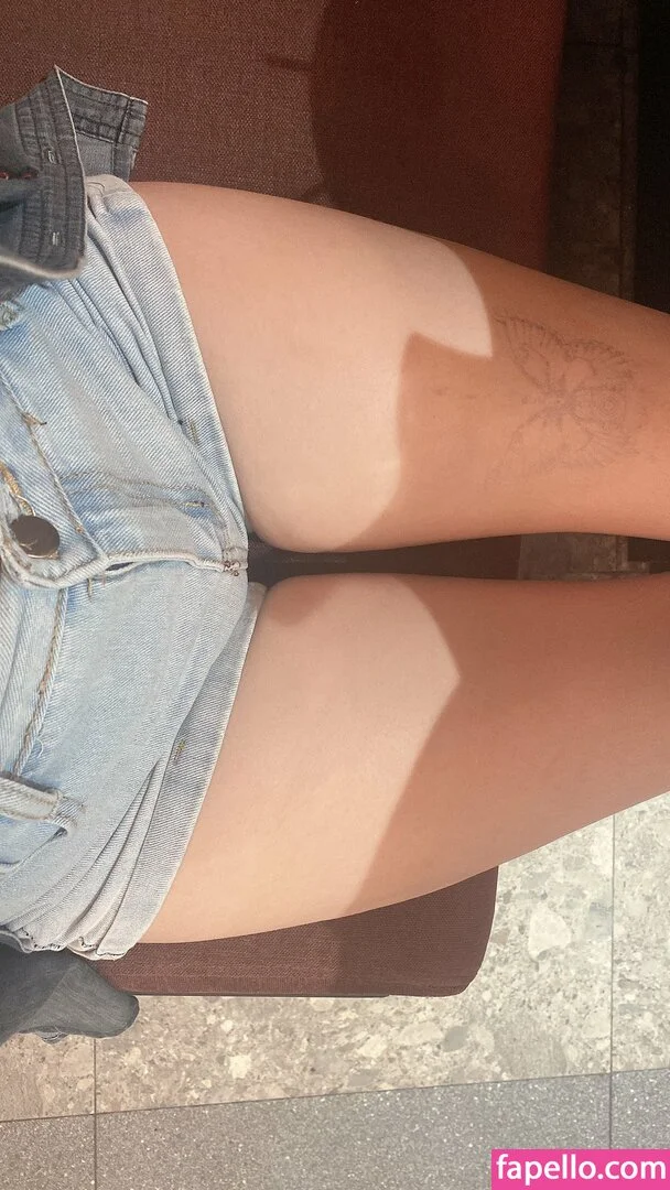 Kura Onee-san Onlyfans Photo Gallery 