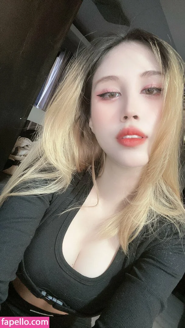 Kura Onee-san Onlyfans Photo Gallery 