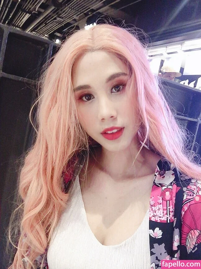 Kura Onee-san Onlyfans Photo Gallery 