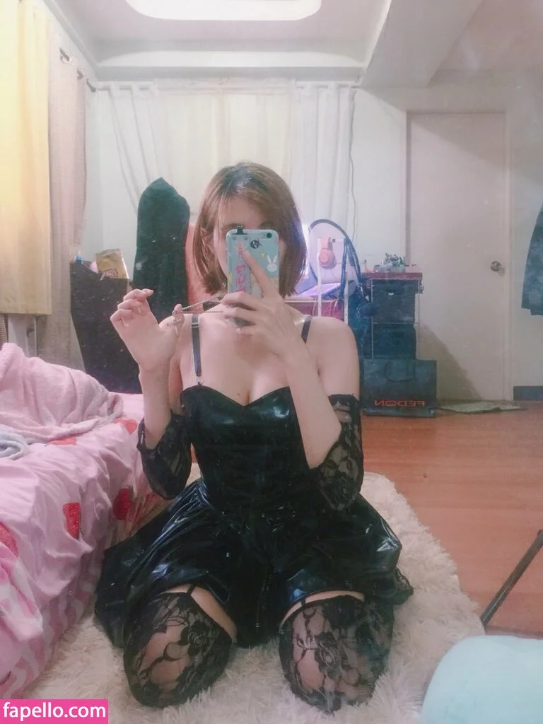 Kura Onee-san Onlyfans Photo Gallery 