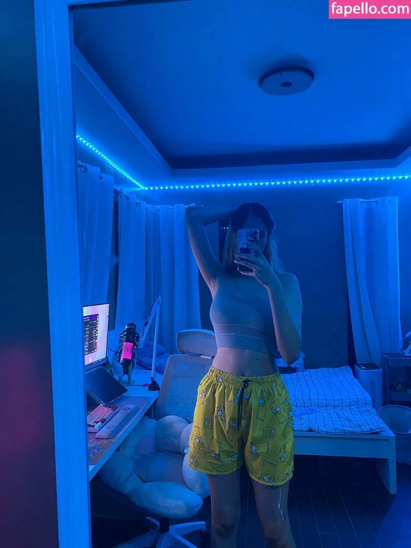 Kura Onee-san Onlyfans Photo Gallery 