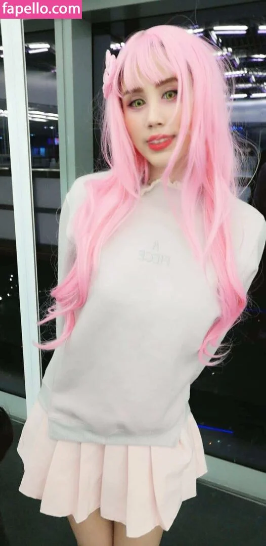 Kura Onee-san Onlyfans Photo Gallery 