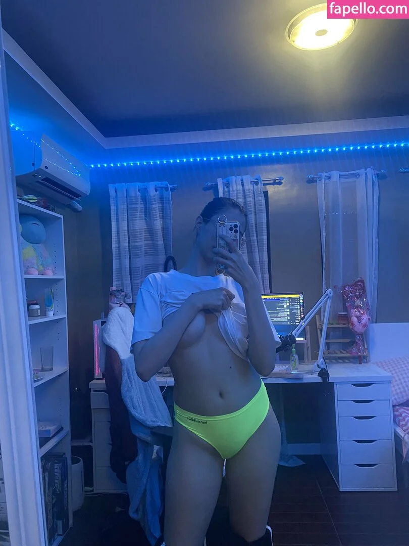 Kura Onee-san Onlyfans Photo Gallery 