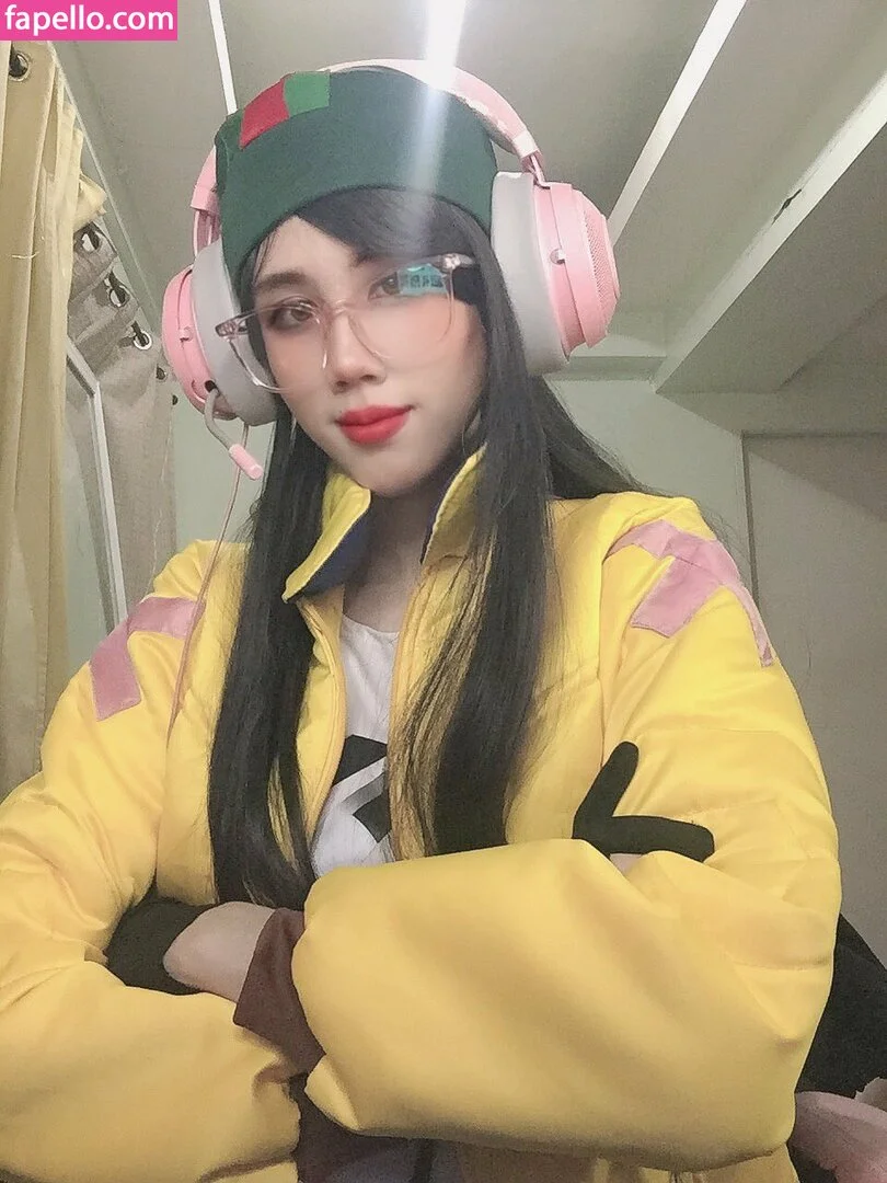 Kura Onee-san Onlyfans Photo Gallery 