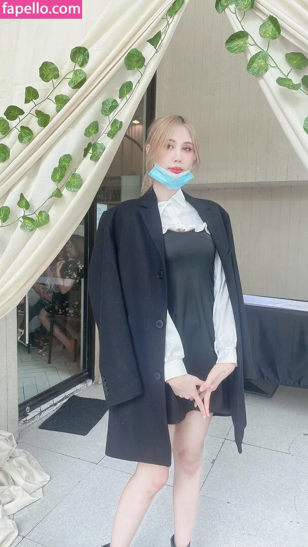 Kura Onee-san Onlyfans Photo Gallery 