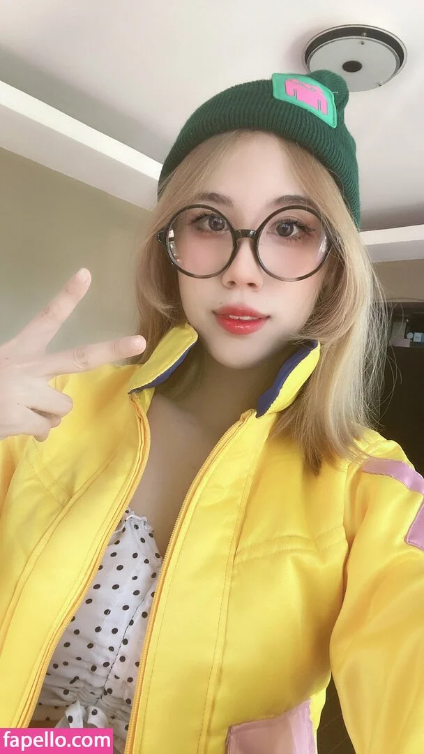 Kura Onee-san Onlyfans Photo Gallery 