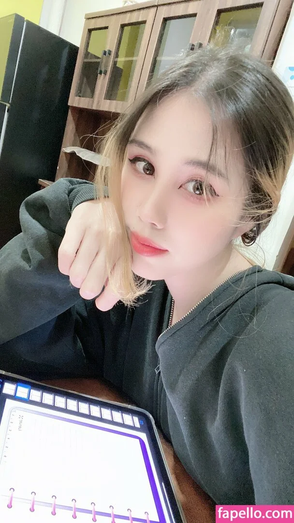 Kura Onee-san Onlyfans Photo Gallery 