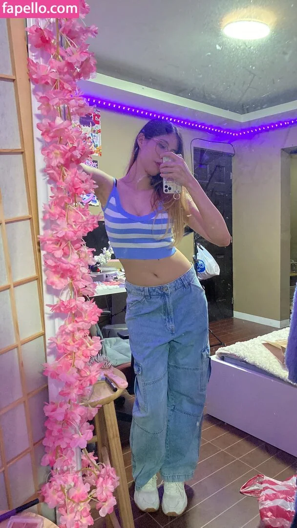 Kura Onee-san Onlyfans Photo Gallery 