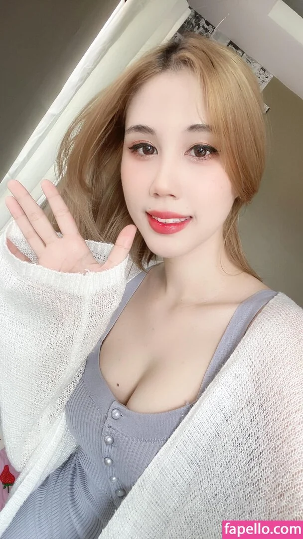 Kura Onee-san Onlyfans Photo Gallery 