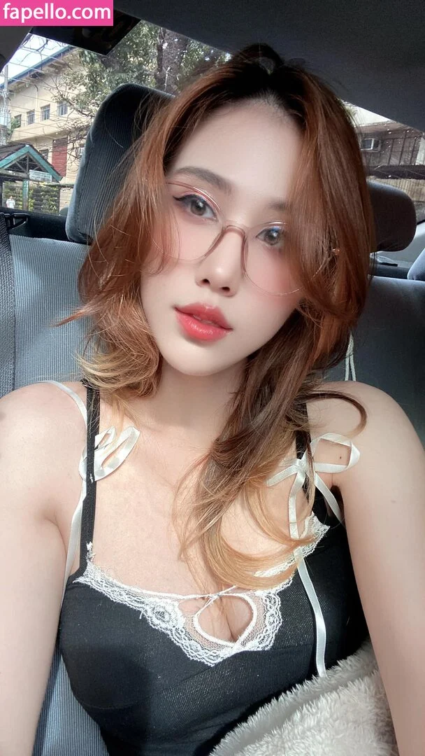 Kura Onee-san Onlyfans Photo Gallery 