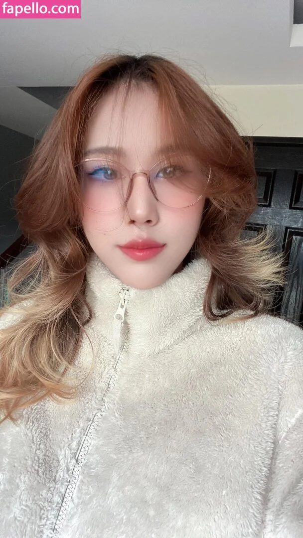 Kura Onee-san Onlyfans Photo Gallery 