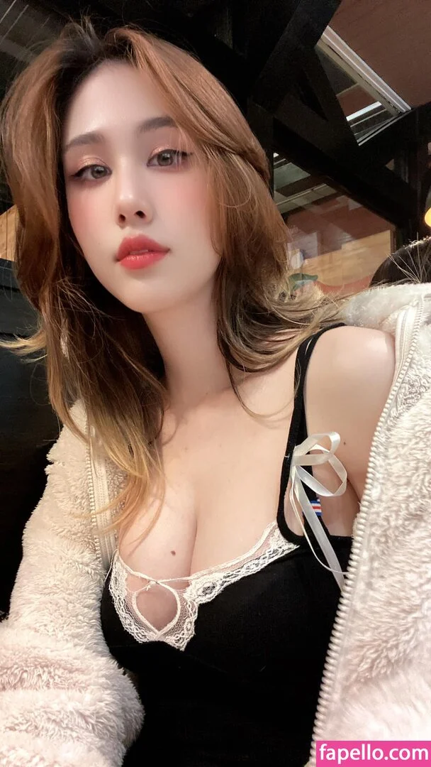 Kura Onee-san Onlyfans Photo Gallery 