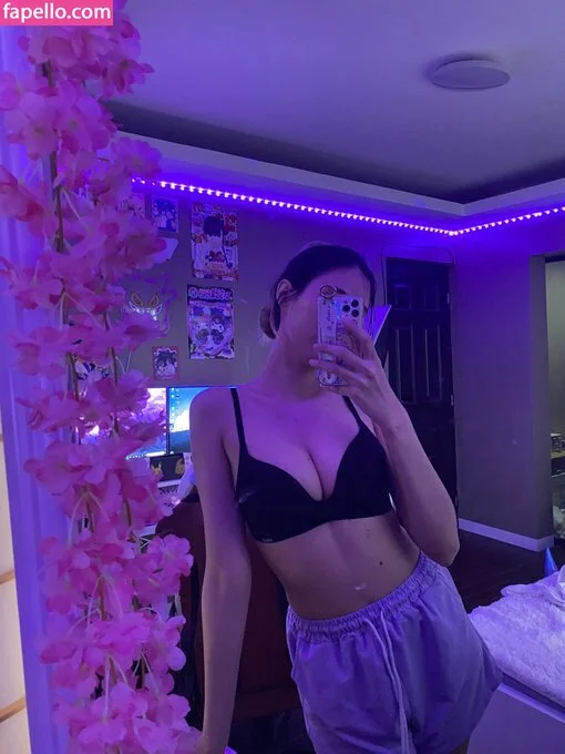 Kura Onee-san Onlyfans Photo Gallery 