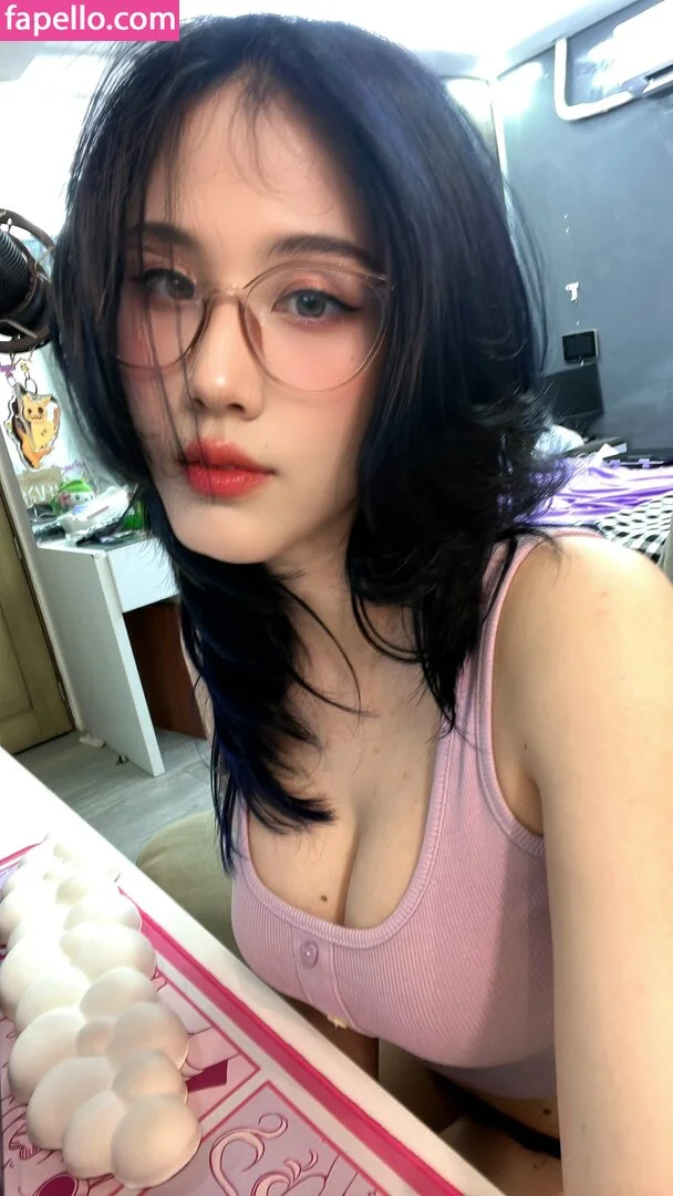 Kura Onee-san Onlyfans Photo Gallery 