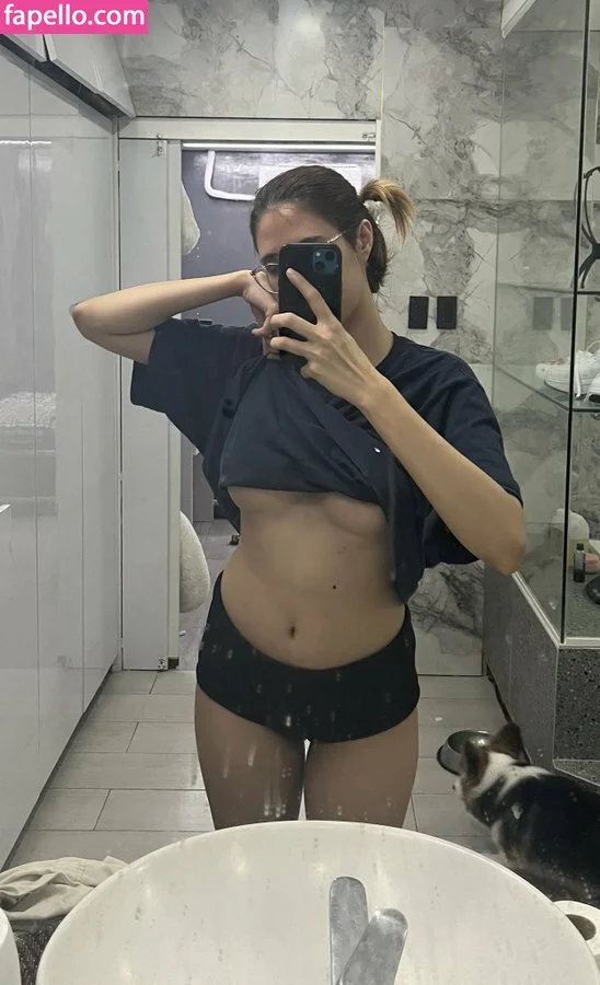 Kura Onee-san Onlyfans Photo Gallery 