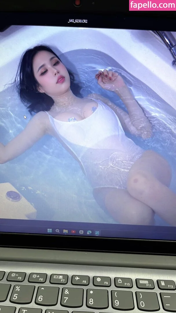 Kura Onee-san Onlyfans Photo Gallery 