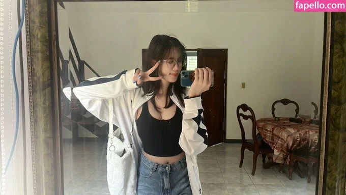 Kura Onee-san Onlyfans Photo Gallery 