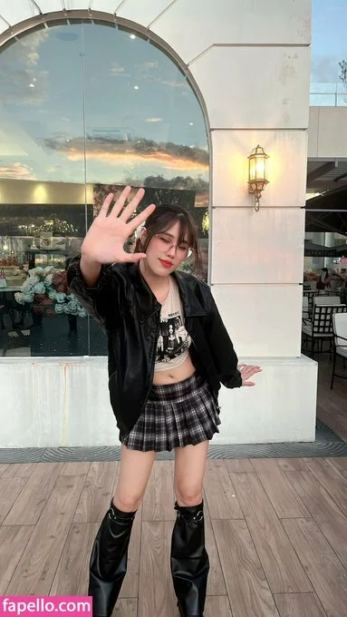 Kura Onee-san Onlyfans Photo Gallery 