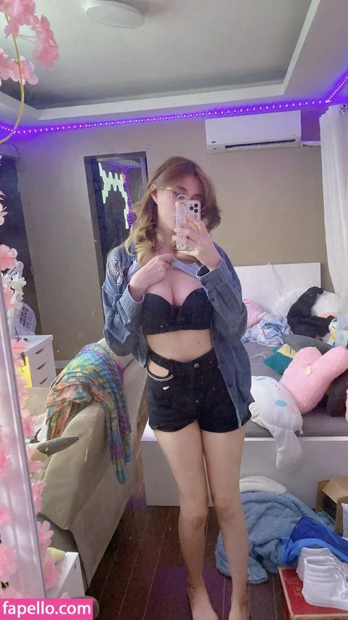 Kura Onee-san Onlyfans Photo Gallery 