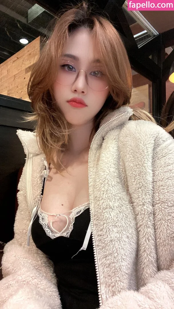 Kura Onee-san Onlyfans Photo Gallery 