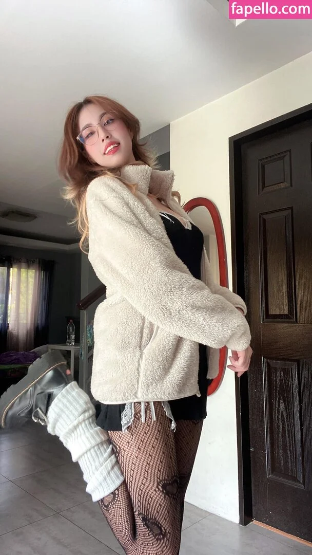 Kura Onee-san Onlyfans Photo Gallery 