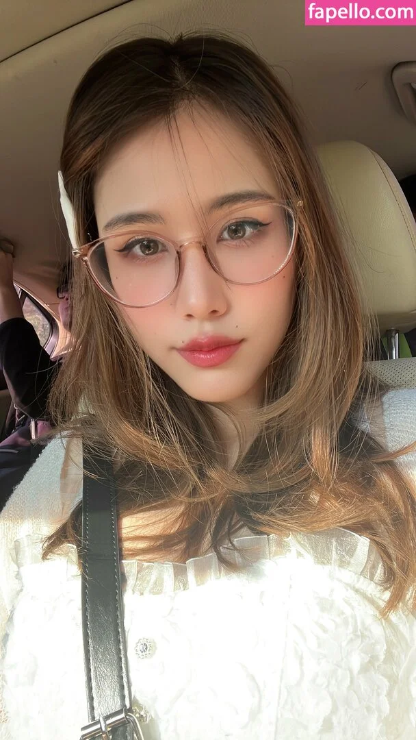 Kura Onee-san Onlyfans Photo Gallery 