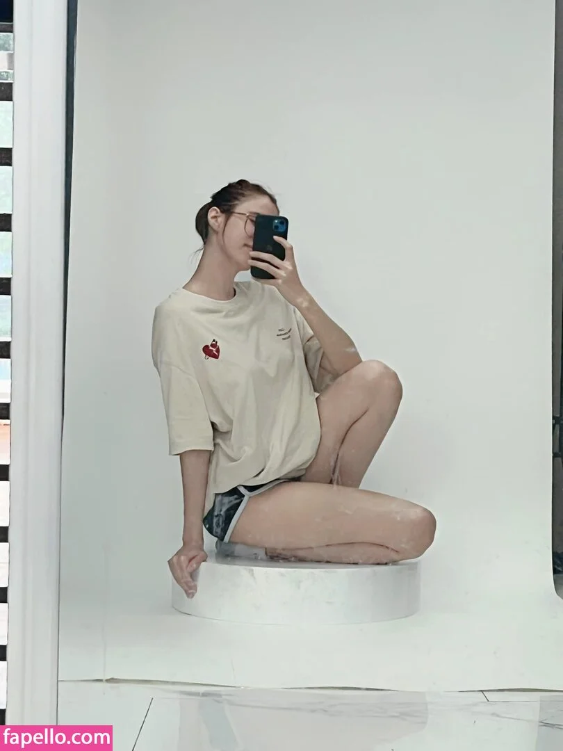 Kura Onee-san Onlyfans Photo Gallery 