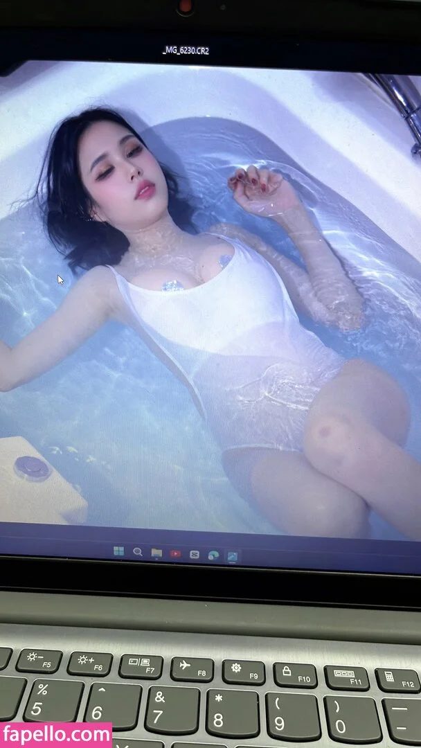 Kura Onee-san Onlyfans Photo Gallery 