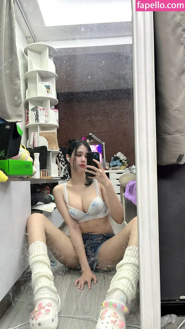 Kura Onee-san Onlyfans Photo Gallery 