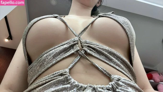 Kura Onee-san Onlyfans Photo Gallery 