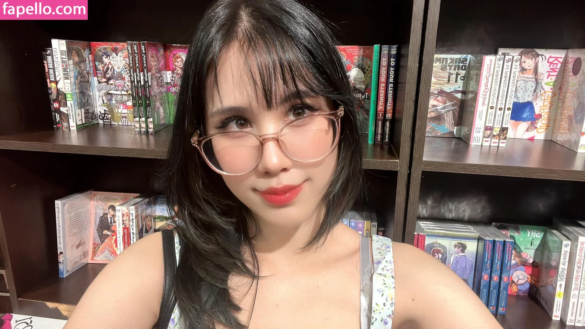 Kura Onee-san Onlyfans Photo Gallery 