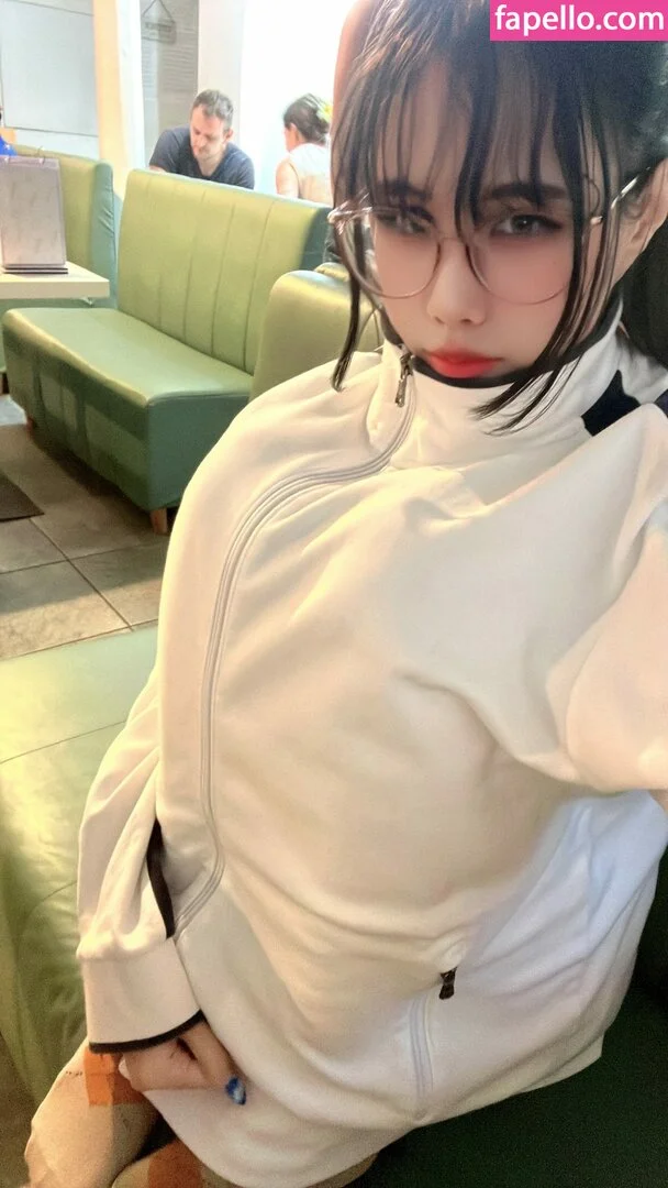 Kura Onee-san Onlyfans Photo Gallery 