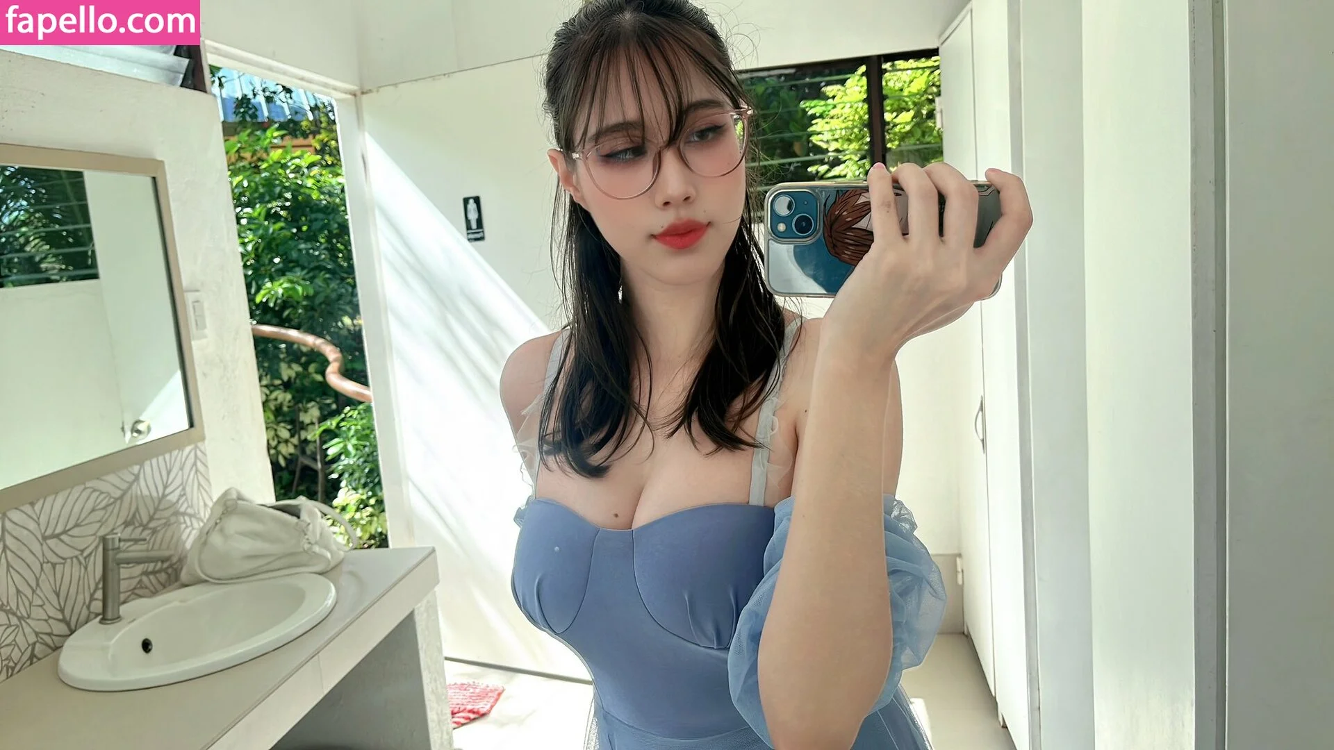 Kura Onee-san Onlyfans Photo Gallery 