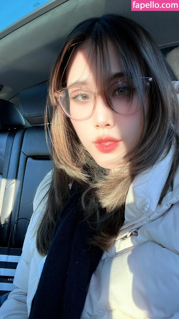 Kura Onee-san Onlyfans Photo Gallery 