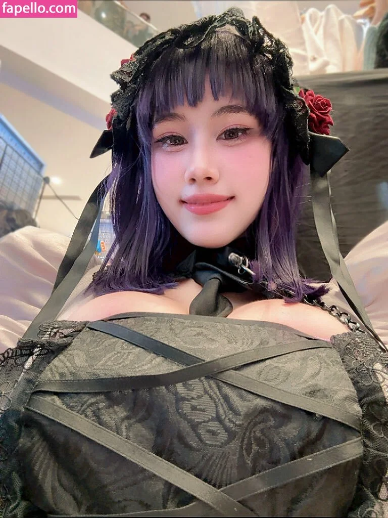 Kura Onee-san Onlyfans Photo Gallery 