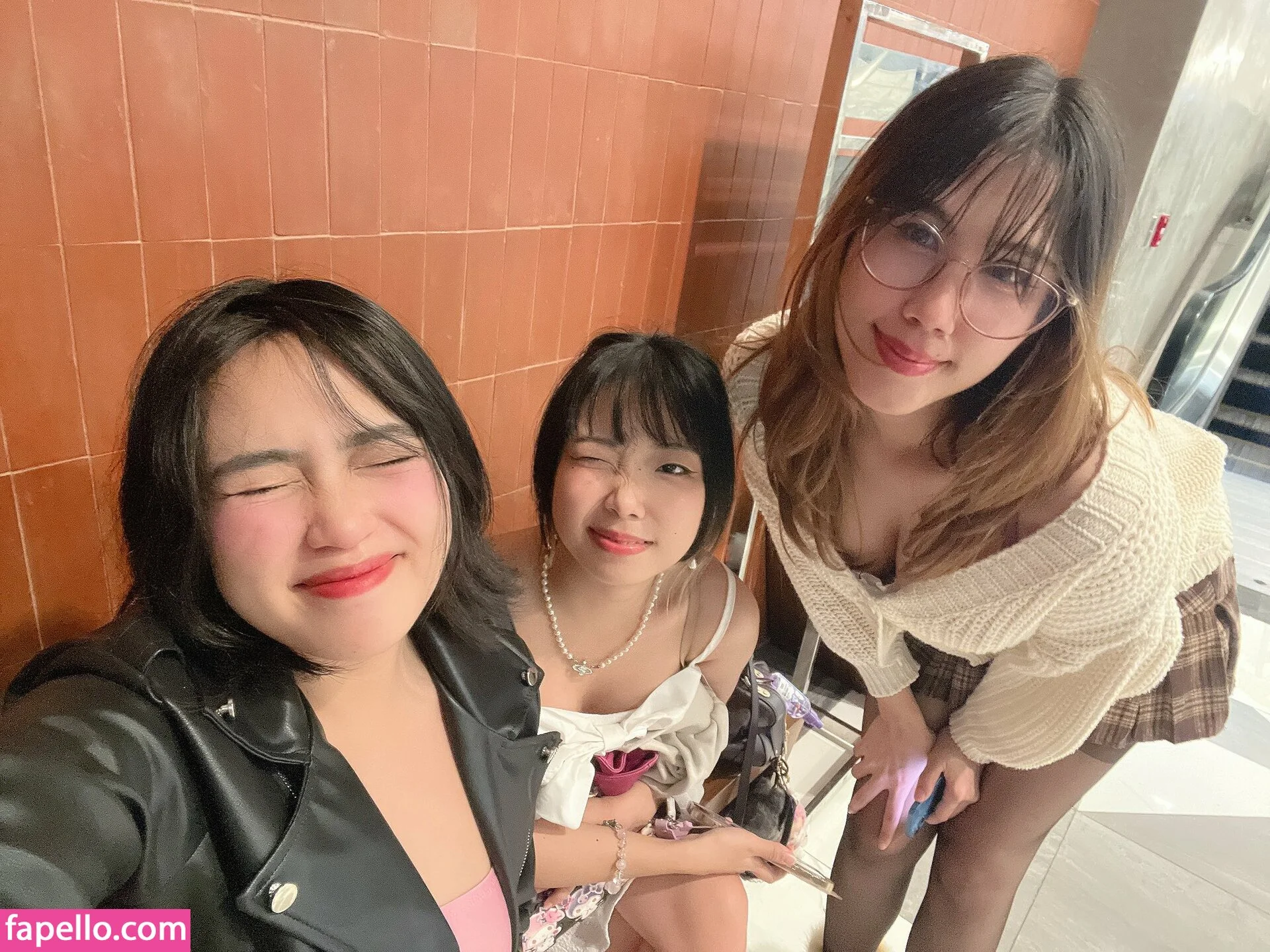 Kura Onee-san Onlyfans Photo Gallery 