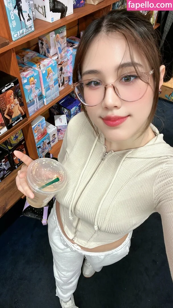 Kura Onee-san Onlyfans Photo Gallery 