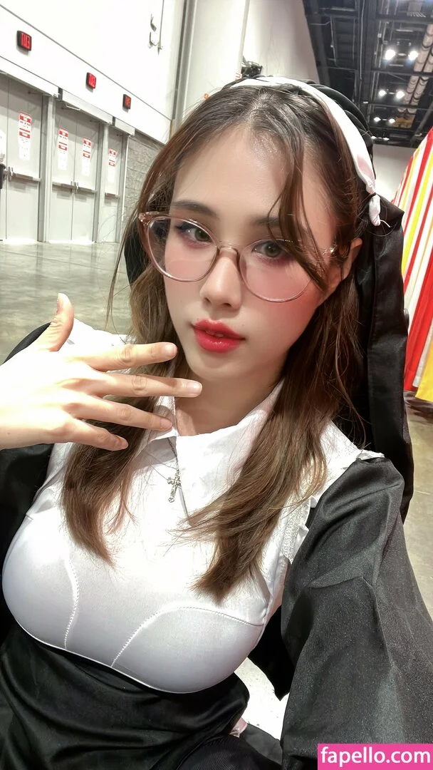 Kura Onee-san Onlyfans Photo Gallery 