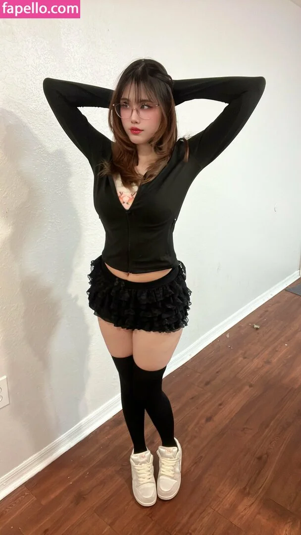 Kura Onee-san Onlyfans Photo Gallery 