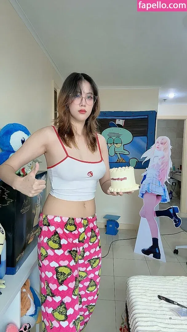 Kura Onee-san Onlyfans Photo Gallery 