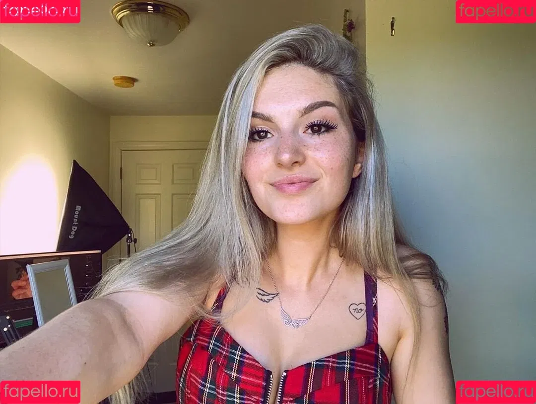 Busy B ASMR Onlyfans Photo Gallery 