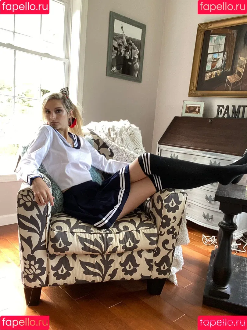 Busy B ASMR Onlyfans Photo Gallery 