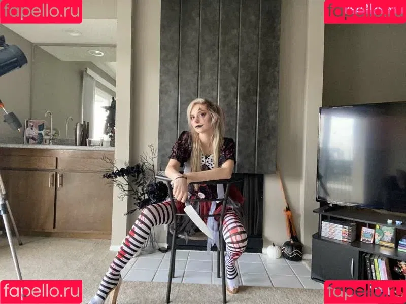 Busy B ASMR Onlyfans Photo Gallery 